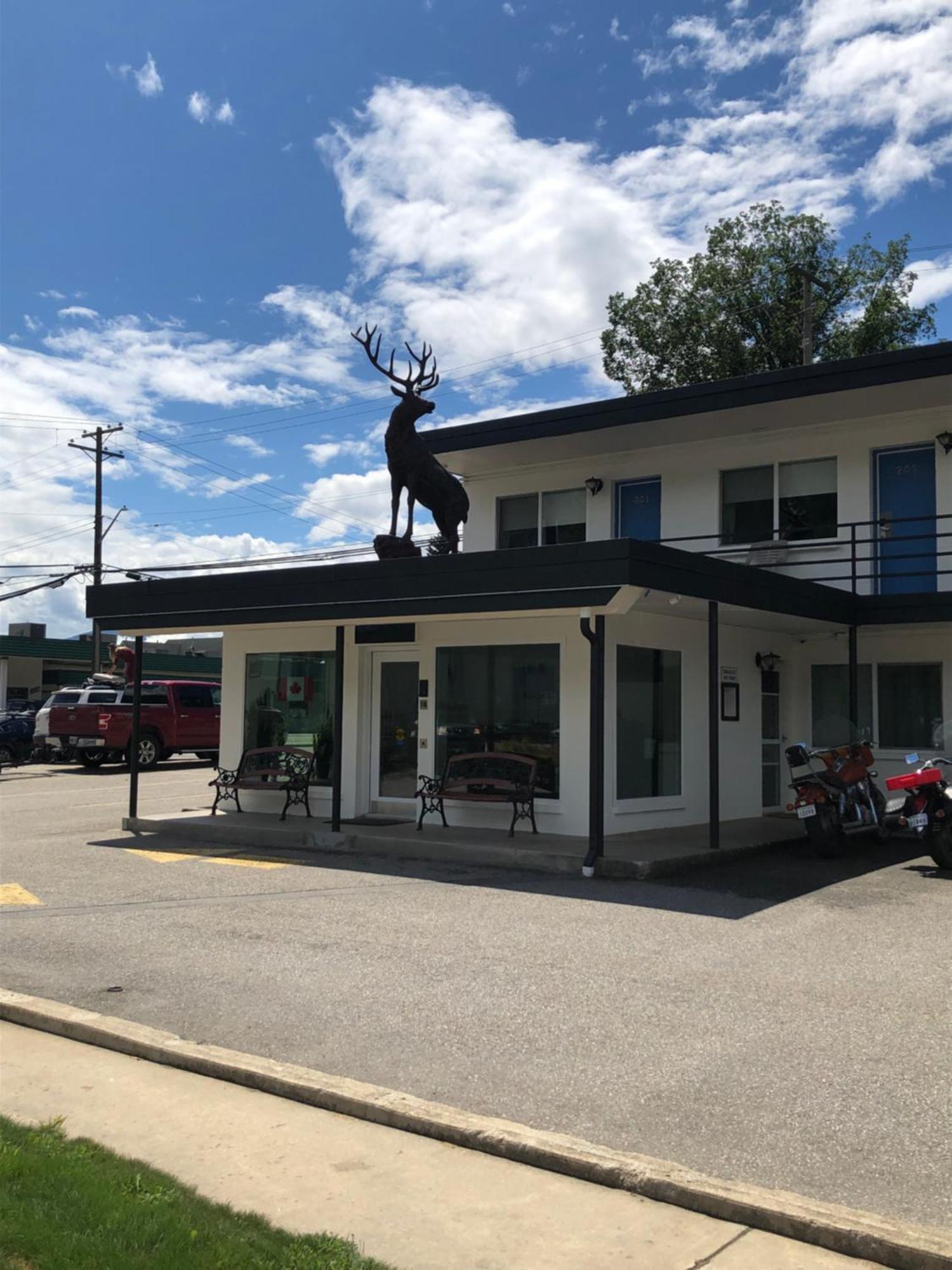 Revelstoke Lodge Exterior photo
